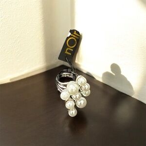 Noir Pearl Cluster Ring Silver Tone Size 6